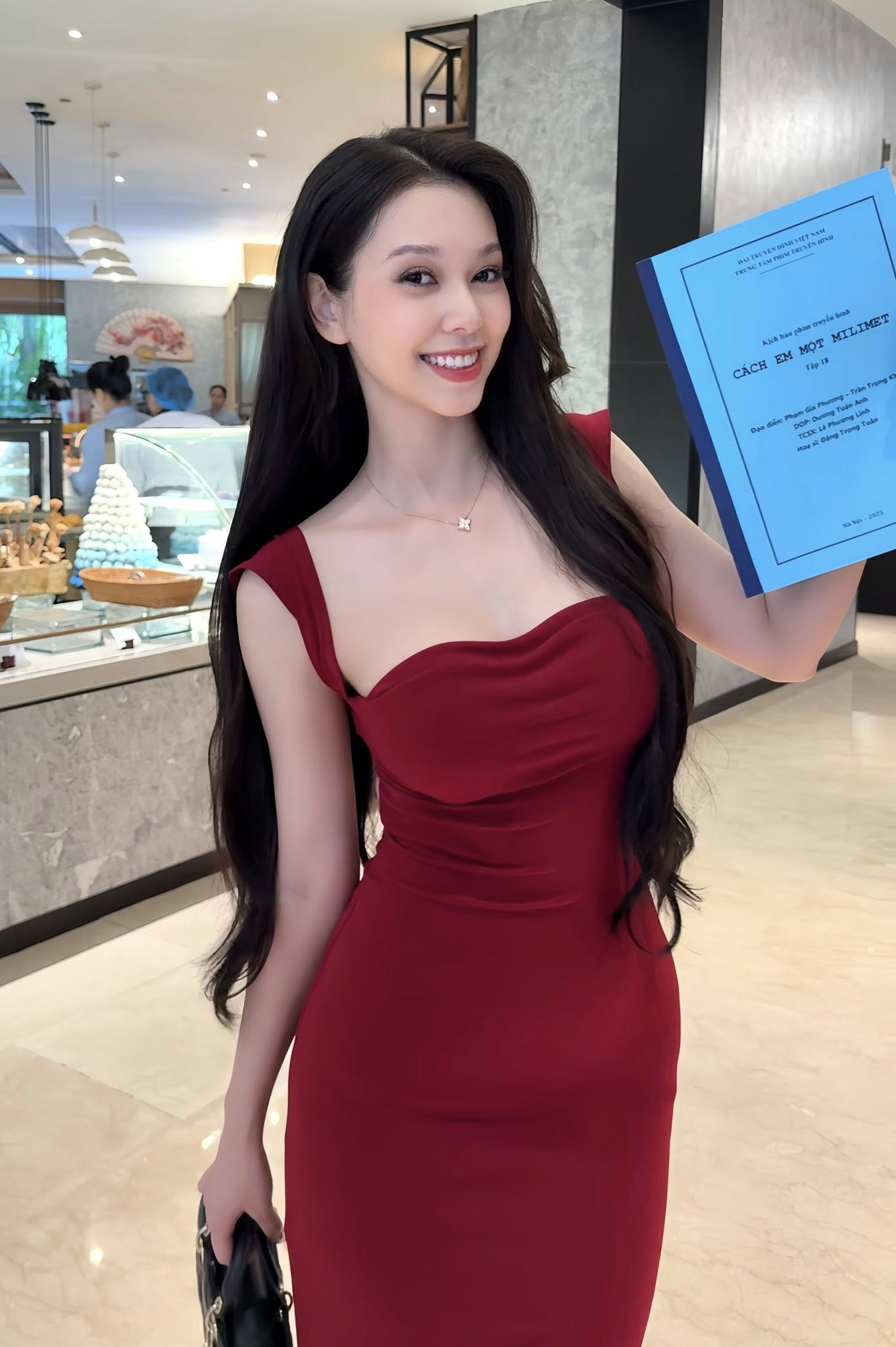 Nhan sắc diễn viên Hà bùi gây bão mạng xã hội trong phim Cách em 1 milimet Bùi - Ảnh 7.