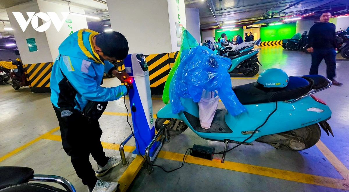 nhieu ham chung cu o ha noi chi nhan gui xe dien, chua co cho sac vi lo chay no hinh anh 4