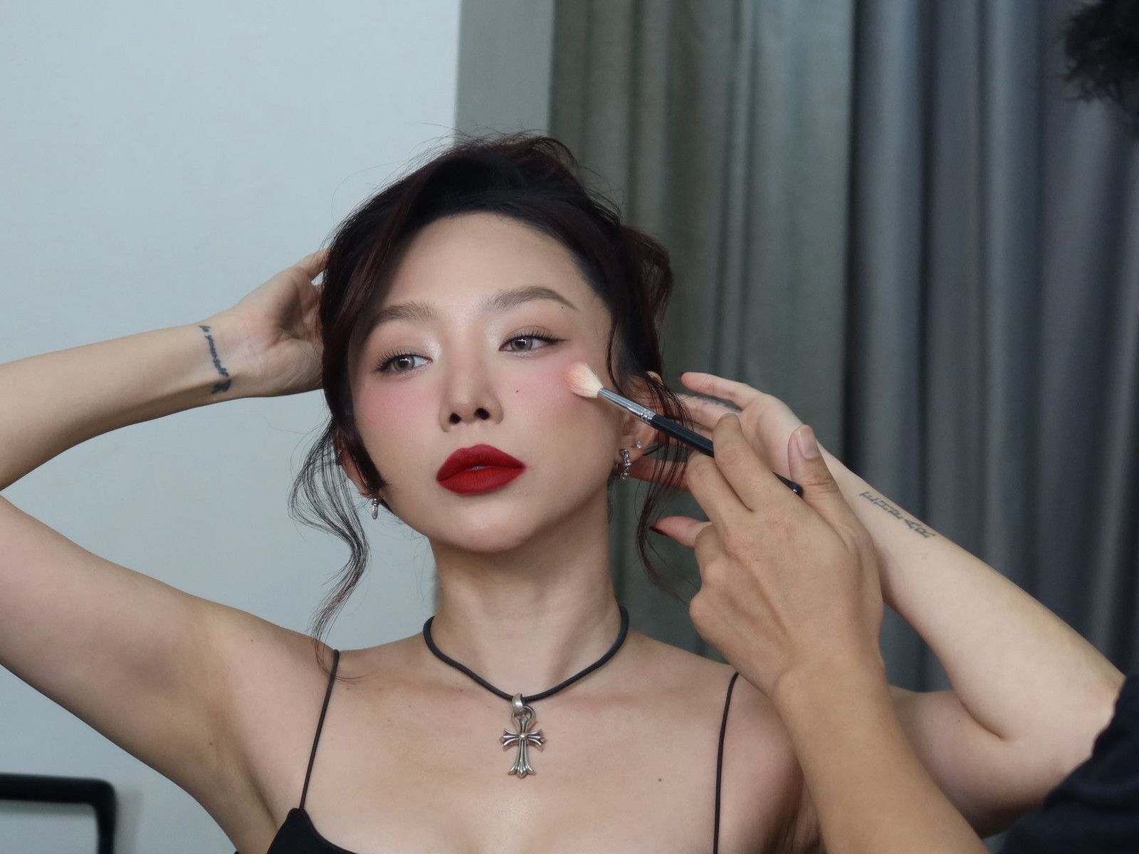 Tóc Tiên khoe loạt ảnh gợi cảm và động thái của ông xã Touliver