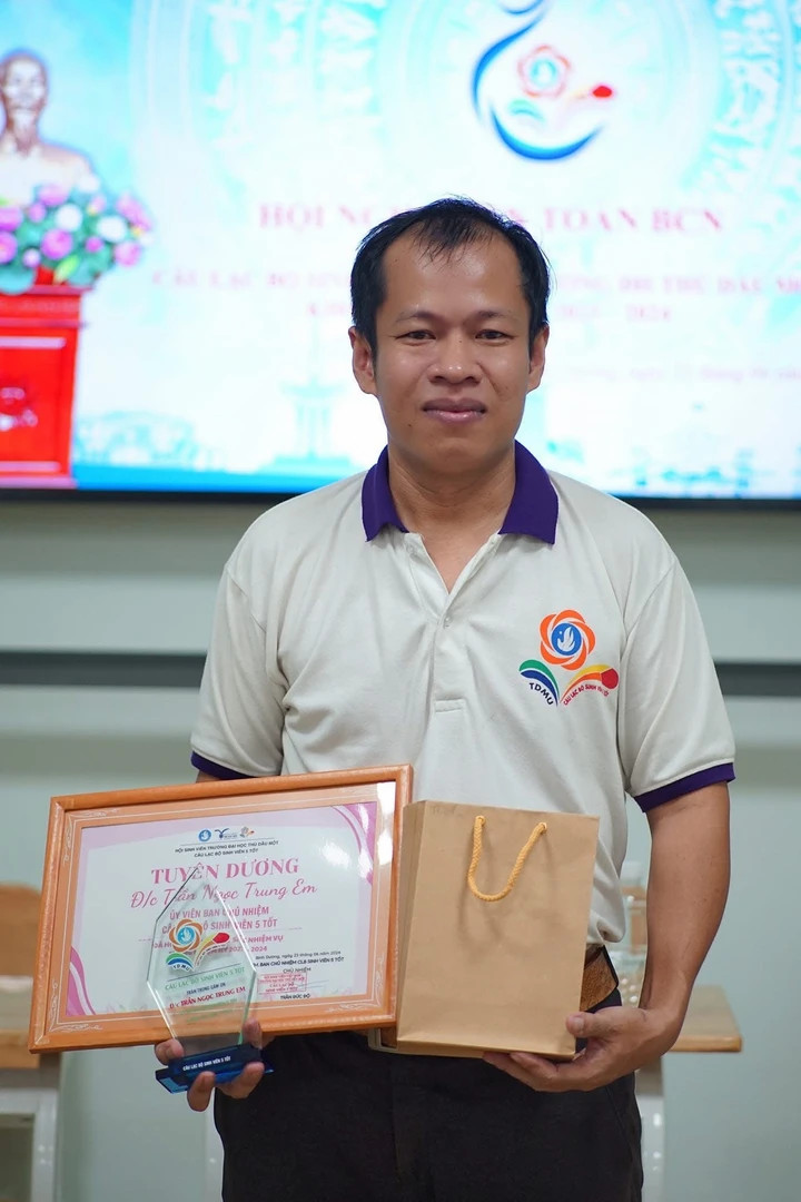 Tốt nghiệp đại học ở tuổi 36 - 4