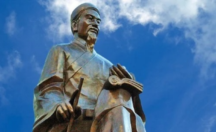 Tượng Nguyễn Bỉnh Khiêm.