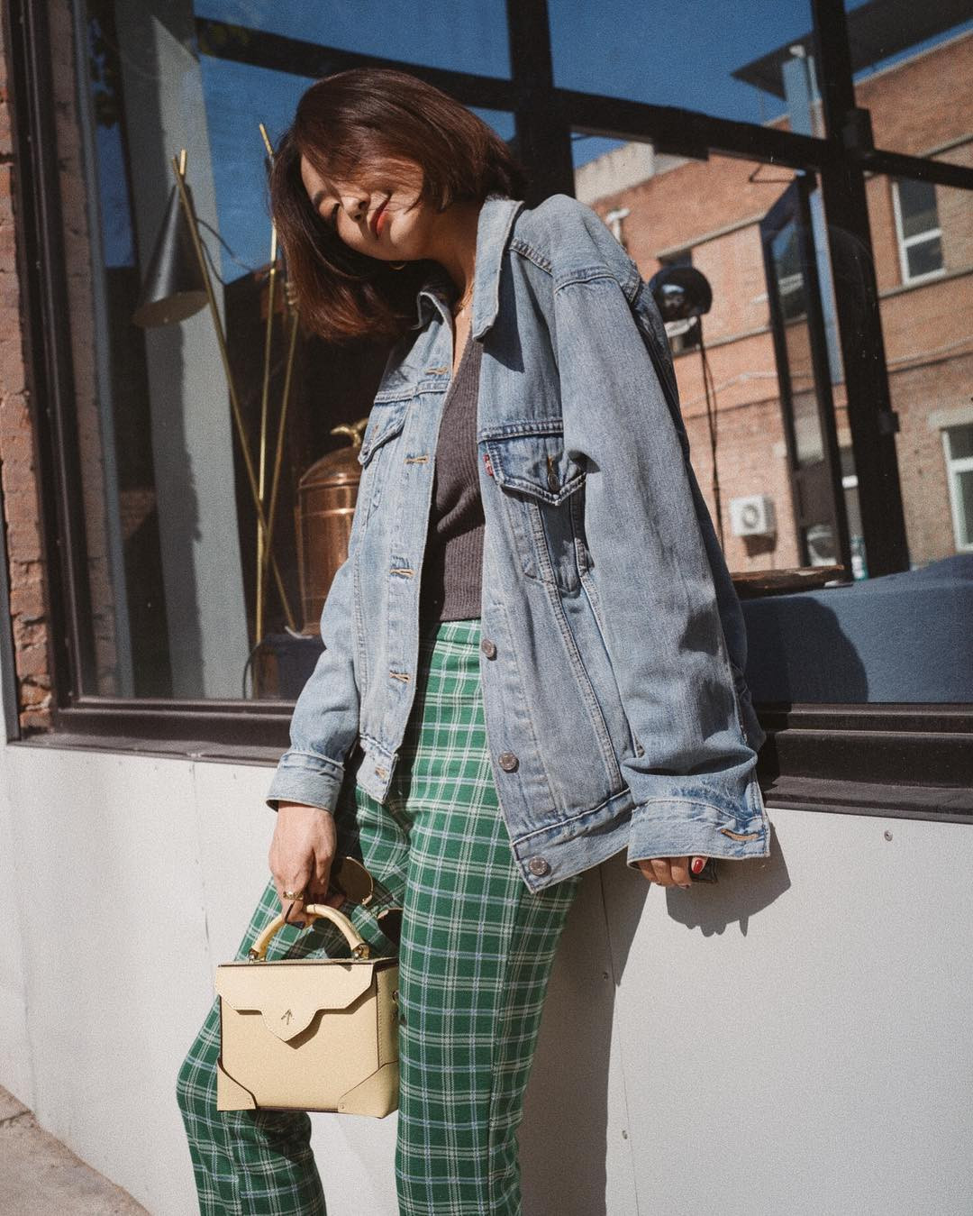 10 cách mặc đồ màu sắc nổi bật nhưng không