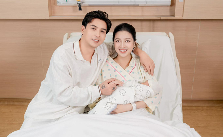Vợ chồng Hồ Quang Hiếu đón con trai vào cuối tháng 1/2025.