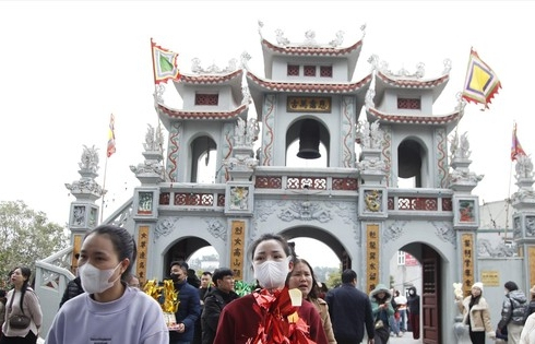 Không có chuyện vay tiền Bà rồi tự nhiên giàu