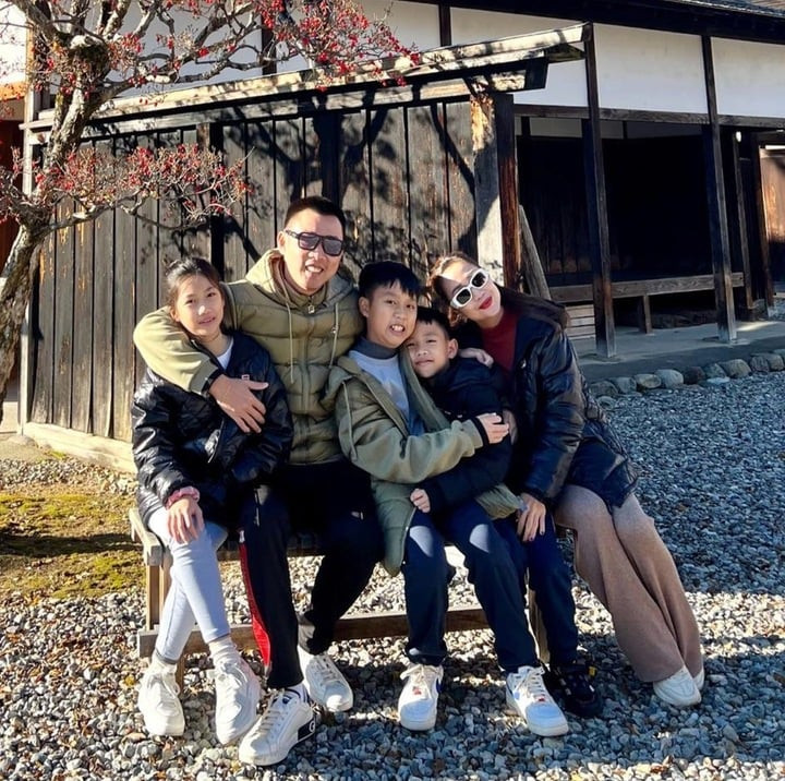 Ông xã thường xuyên sang Australia thăm Ốc Thanh Vân và các con.