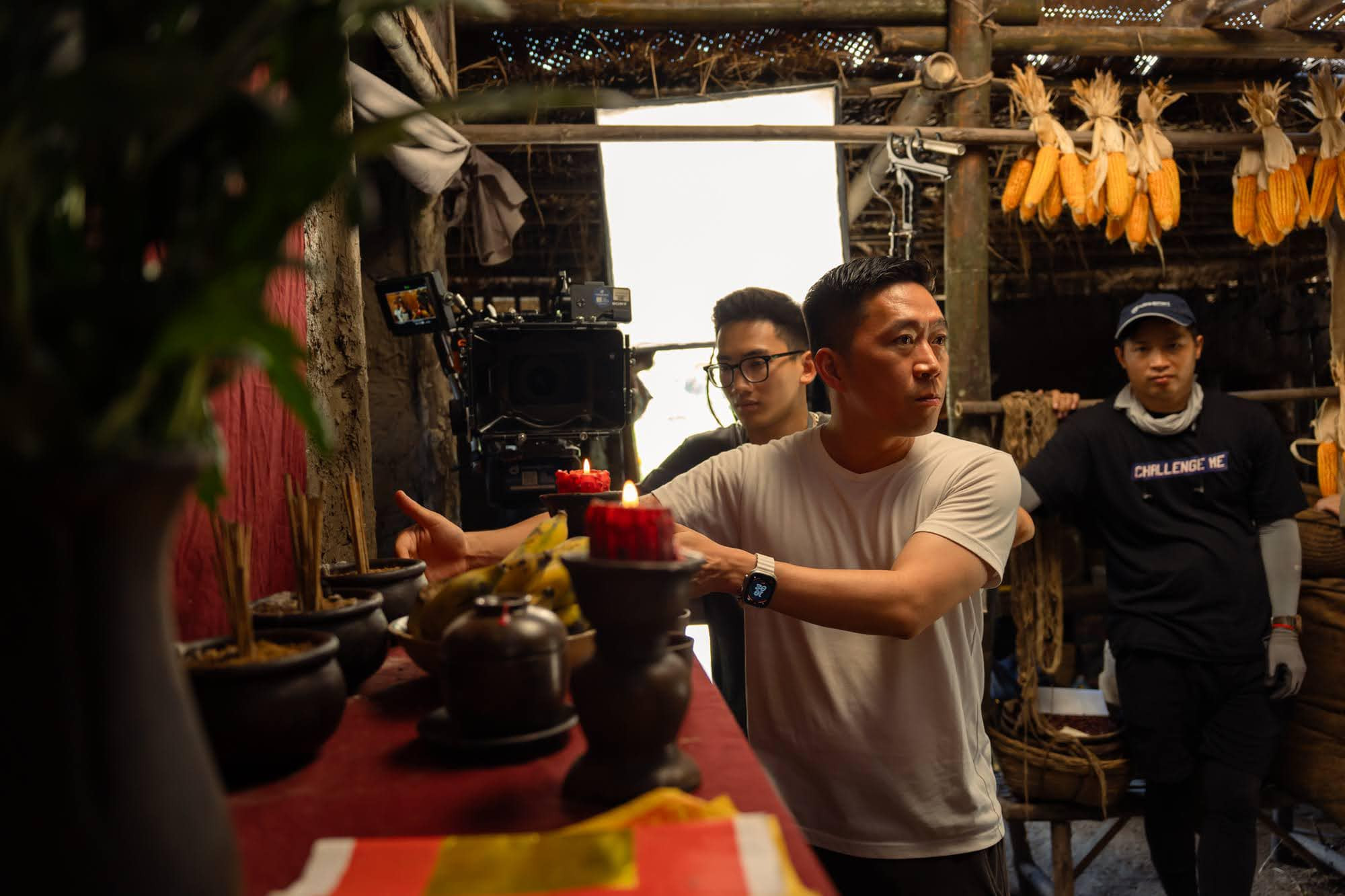 Đạo diễn gốc Ninh Bình nói gì khi bị nghi chiêu trò cạnh tranh với phim Trấn Thành? - Ảnh 3.