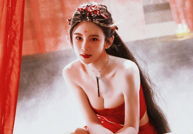 Nữ diễn viên khiến cả MXH đòi cấm sóng ảnh 5