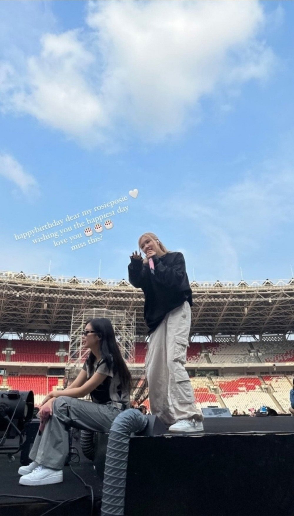 Rosé (BlackPink) phá kỷ lục ảnh 4