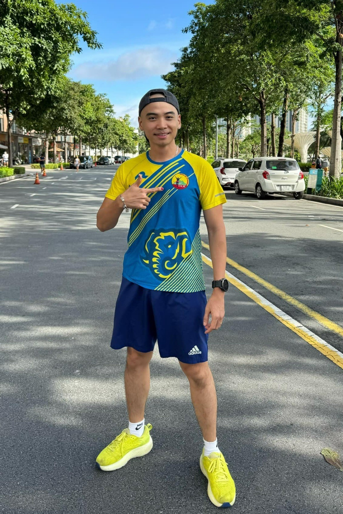 Ngoại hình bạn trai H'Hen Niê ảnh 12