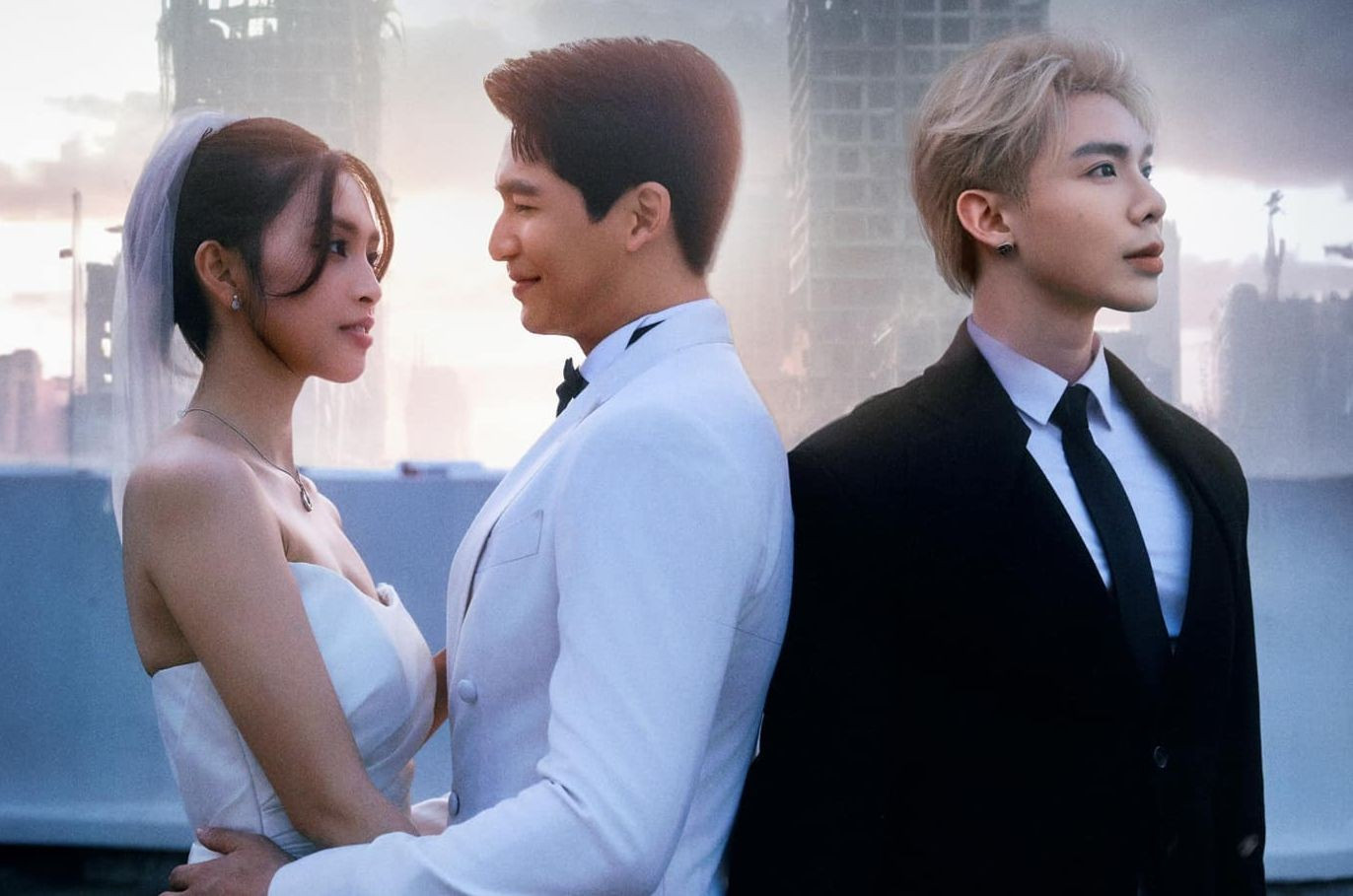 Ai lật đổ cơn sốt 'Dù cho tận thế'? ảnh 3