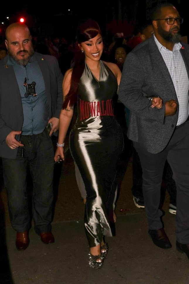 Cardi B ăn vạ ông Trump ảnh 1