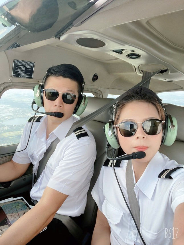 Chuyện tình cặp đôi phi công sau cú ‘bẻ lái’ định mệnh ảnh 2