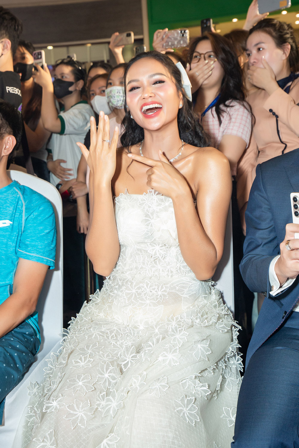 hoa hau hen lay chong 1.jpg