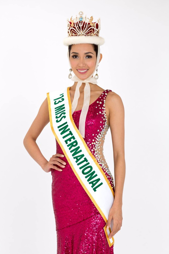 Người tiền nhiệm của Thanh Thủy từ bỏ danh hiệu ảnh 1