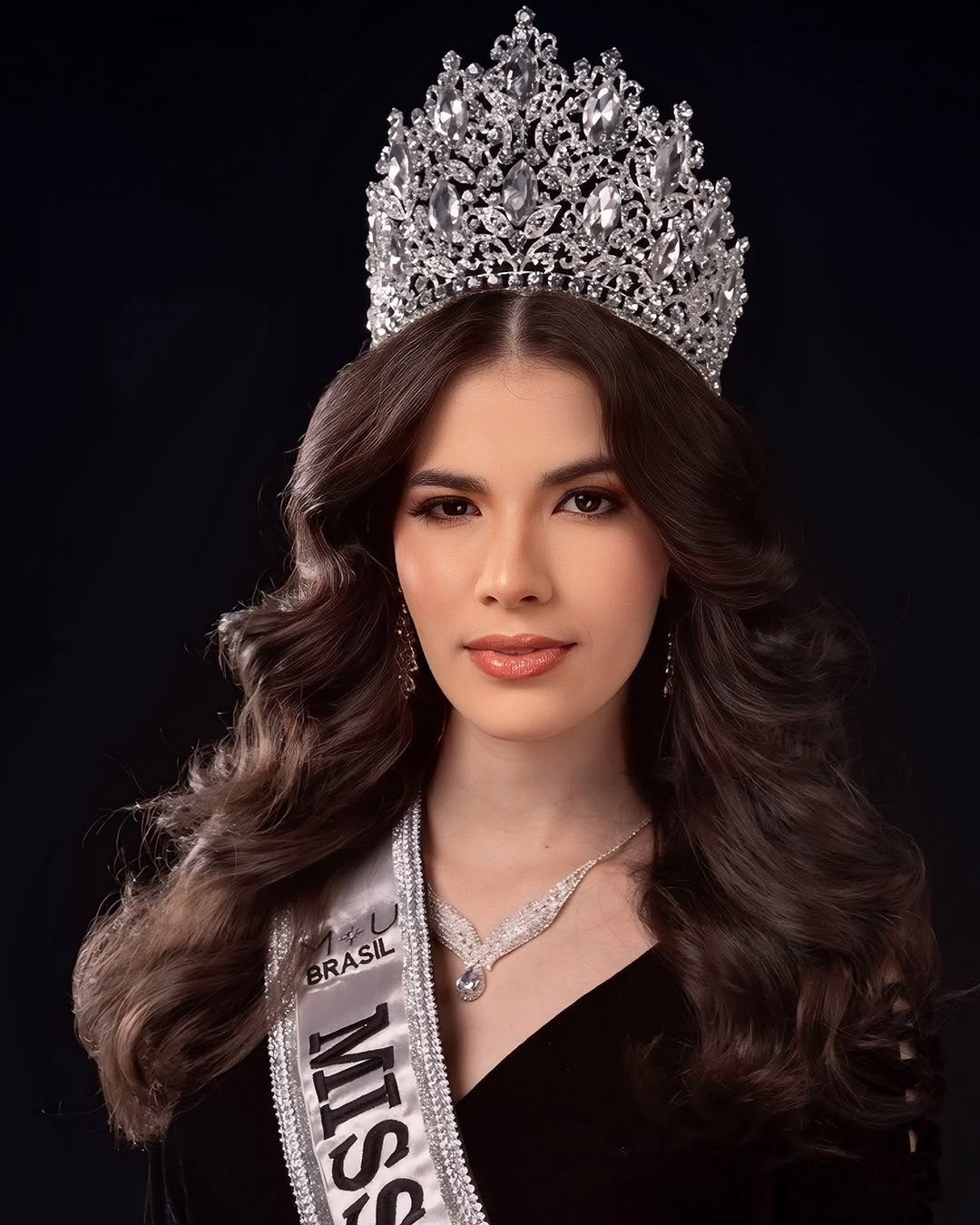 Nhan sắc tân Hoa hậu Hoàn vũ Brazil gây tranh cãi ảnh 3