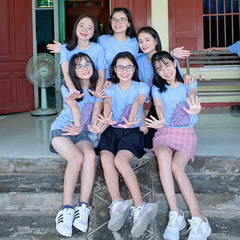 6 con gái 2.jpg