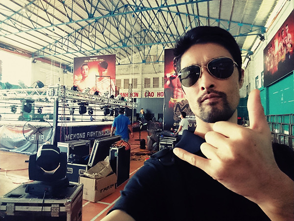 Johnny Trí Nguyễn 17 năm sau 'Dòng máu anh hùng': Vẻ ngoài tuổi 50 xuống sắc, chưa làm đám cưới với bạn gái - Ảnh 3.