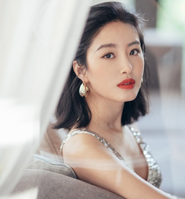 Tình cũ kém 30 tuổi của cha nuôi Lưu Diệc Phi hiện ra sao? ảnh 3