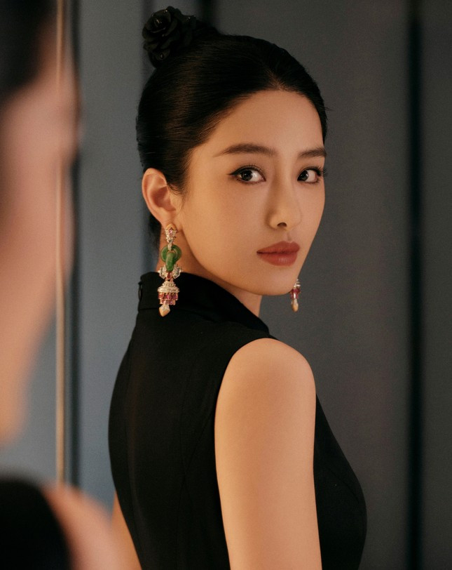 Tình cũ kém 30 tuổi của cha nuôi Lưu Diệc Phi hiện ra sao? ảnh 5