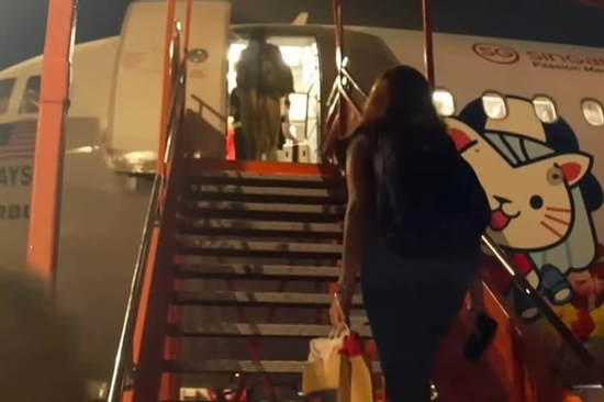 Đi làm bằng máy bay mỗi ngày vì chi phí rẻ hơn thuê nhà