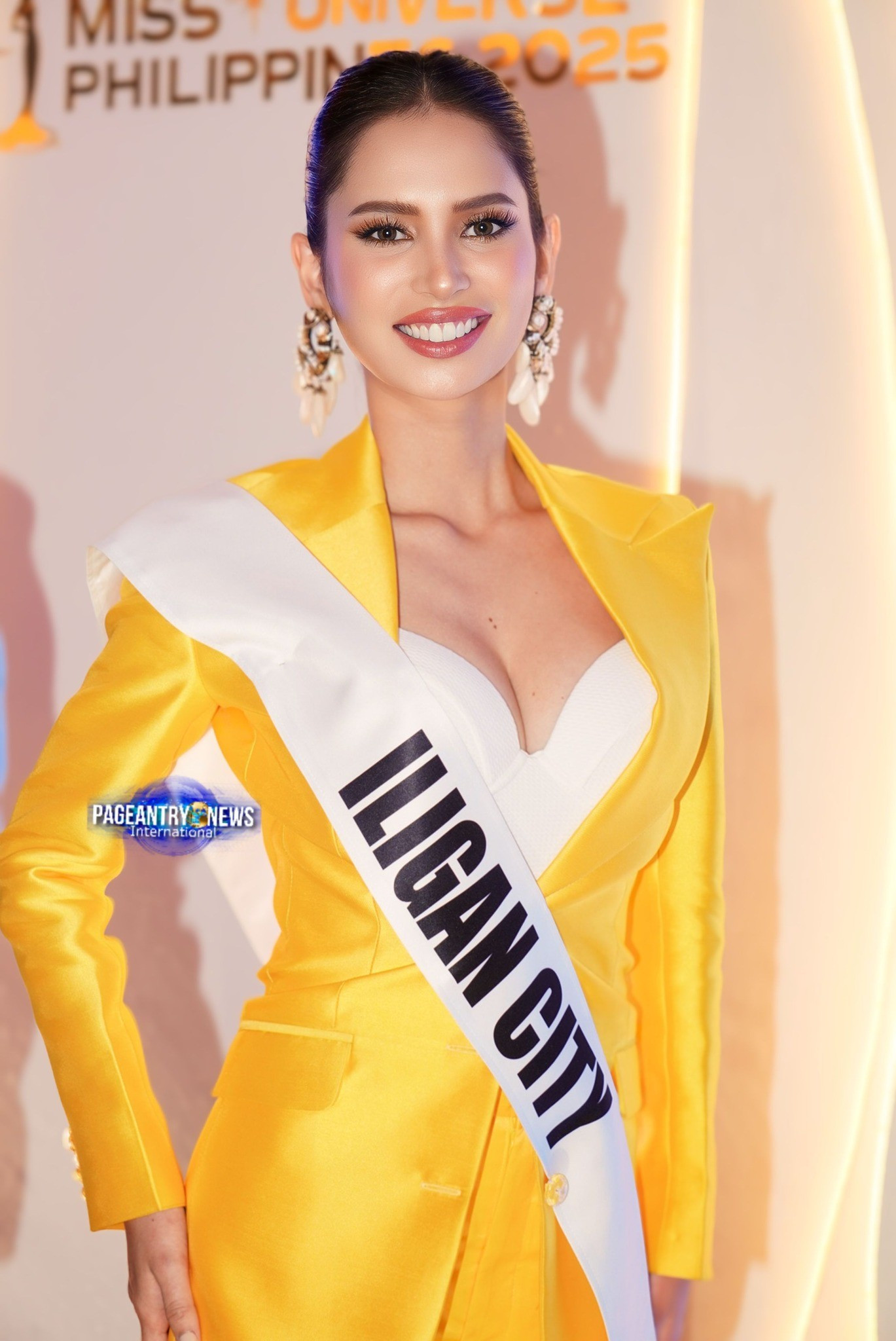 Người đẹp có vòng eo nhỏ nhất Hoa hậu Hoàn vũ Philippines ảnh 26