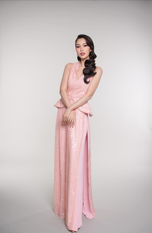 Trở về Việt Nam phát triển sự nghiệp, cuộc sống của nữ siêu mẫu có gia thế 'khủng' thay đổi ra sao? - Ảnh 2.