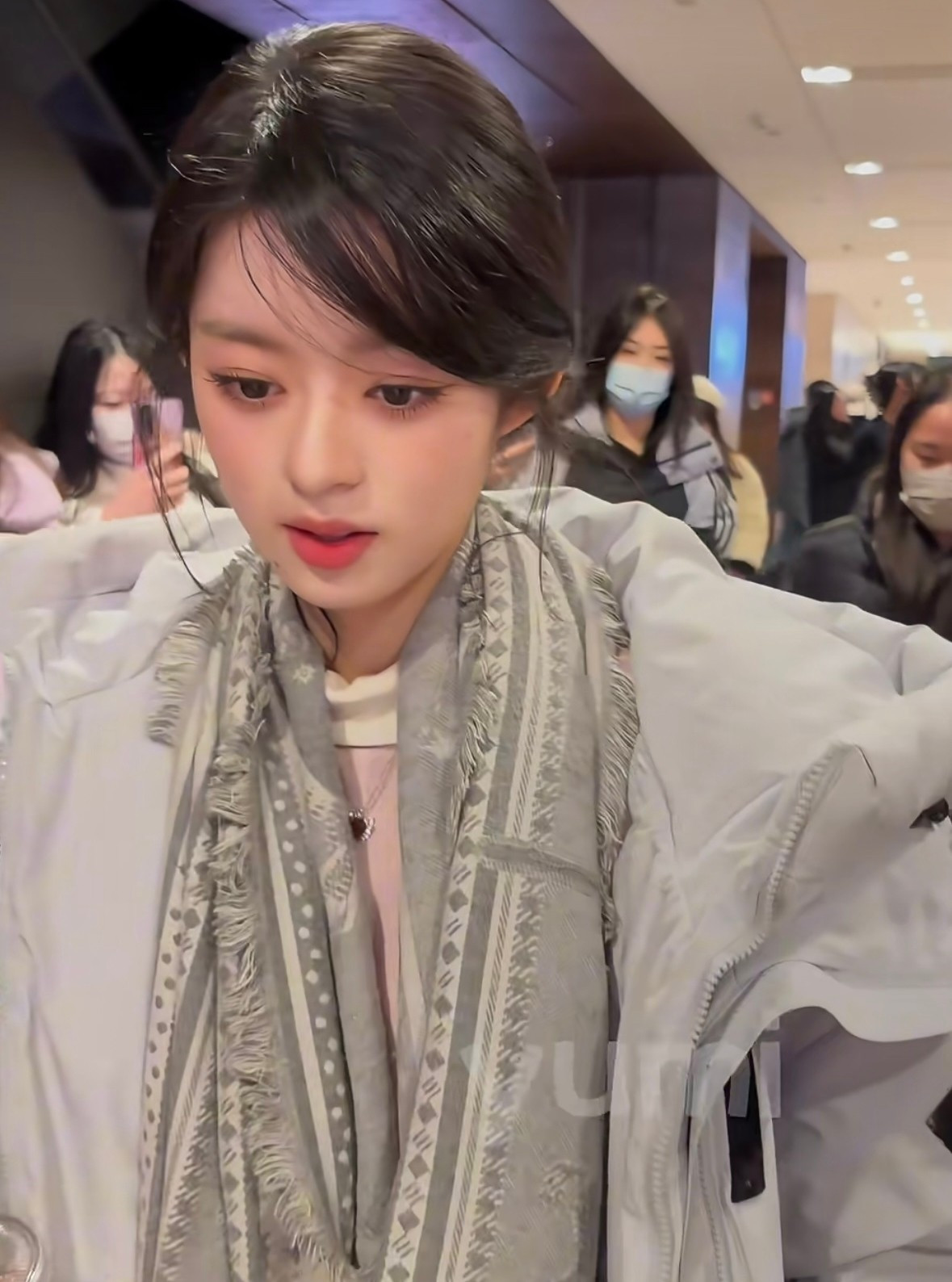 Cô gái 17 tuổi được ví là tiểu Triệu Lệ Dĩnh ảnh 16