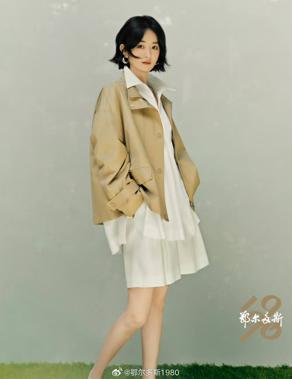 Triệu Lệ Dĩnh khoe nhan sắc 'cực phẩm' tại hậu trường buổi chụp ảnh mới - Ảnh 5