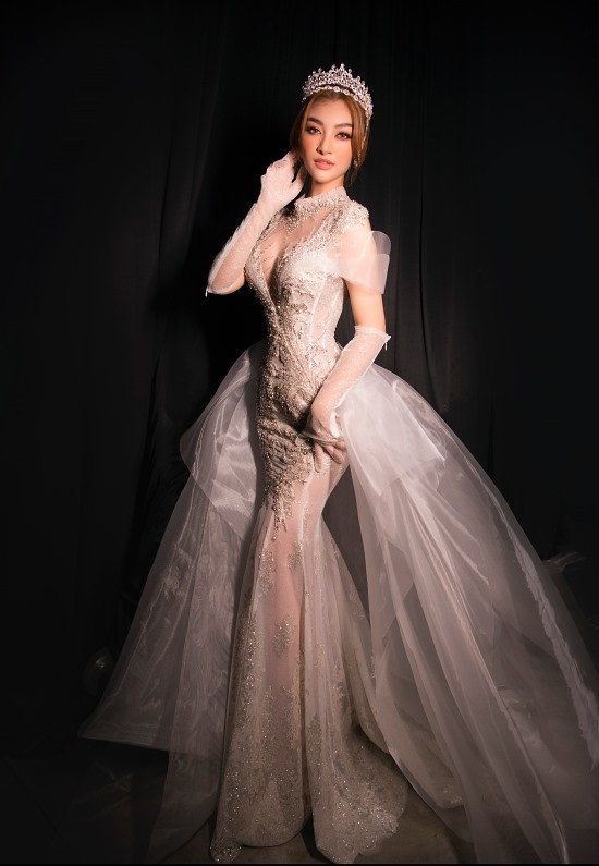 Á hậu Kiều Loan mặc váy cưới đẹp đến mức nào trước khi quyết định lấy chồng