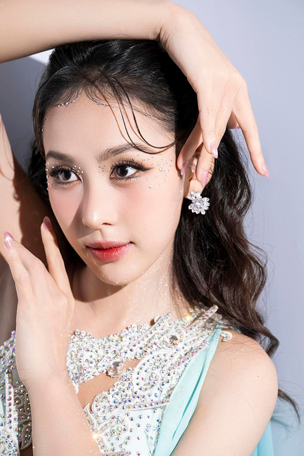 Á hậu xứ Thanh trong hội bạn thân với Đỗ Thị Hà, sau 2 năm đăng quang 'thăng hạng' nhan sắc - Ảnh 6.