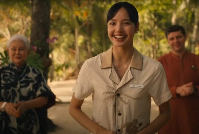 Cảnh khỏa thân gây tranh cãi trong phim có Lisa (BlackPink) ảnh 1