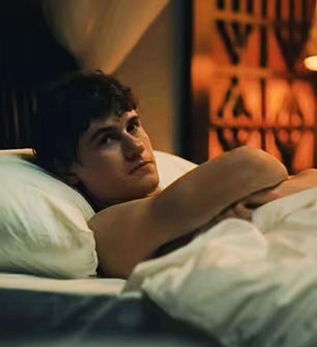 Cảnh khỏa thân gây tranh cãi trong phim có Lisa (BlackPink) ảnh 4