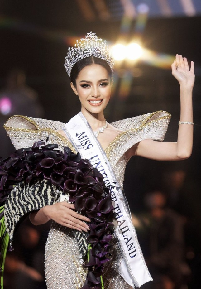 Hoa hậu Hoàn vũ Thái Lan tuyển sinh chỉ trong 6 tiếng ảnh 1