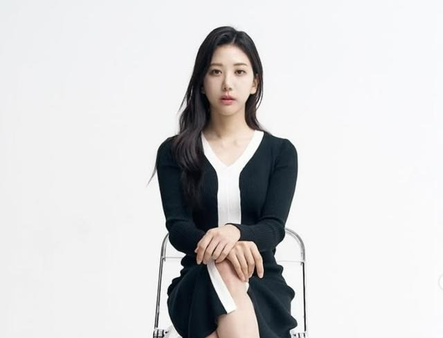 Thư tuyệt mệnh dài 17 trang của nữ MC thời tiết qua đời ở tuổi 28 ảnh 1