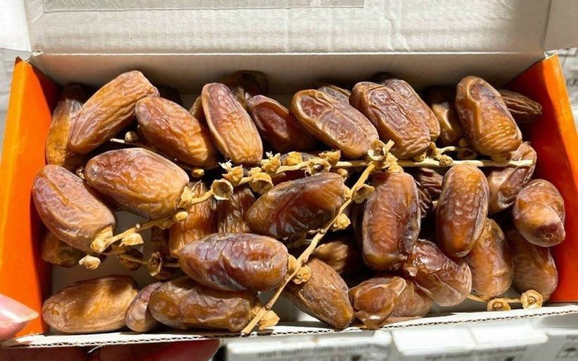 Quả chà là khô.