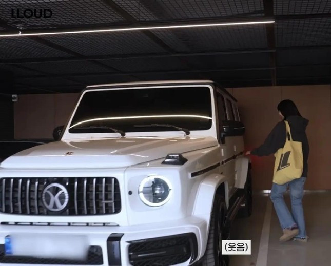 Khám phá dàn siêu xe đắt đỏ của ca sỹ Lisa nhóm BlackPink ảnh 4