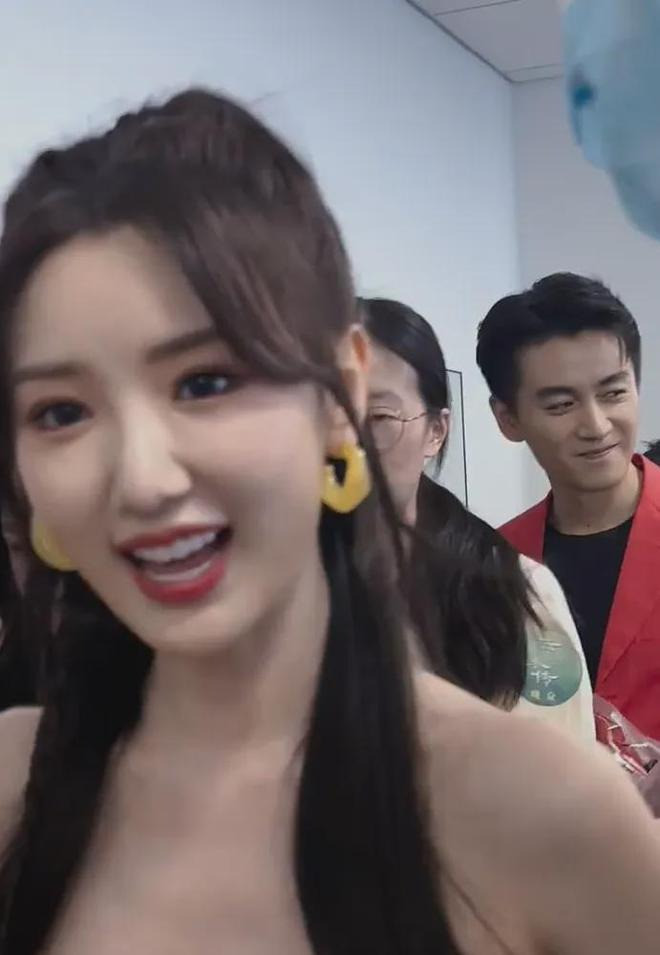 Không phải Triệu Lệ Dĩnh đây mới là mỹ nhân bị đồn ngoại tình với Trần Hiểu