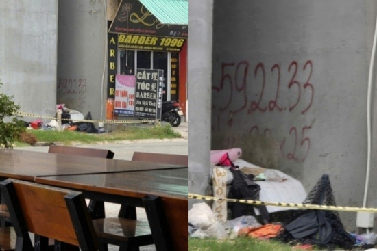 Người phụ nữ đi lang thang trên đường, ôm con đã tử vong trên tay