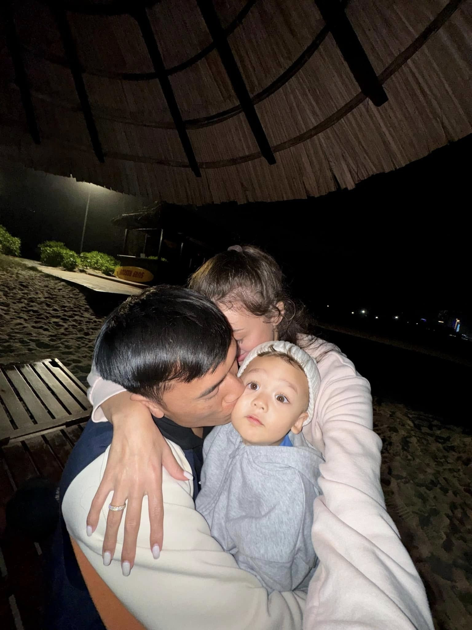 Con trai lai Tây của Bùi Tiến Dũng càng lớn càng yêu sống chuẩn rich kid