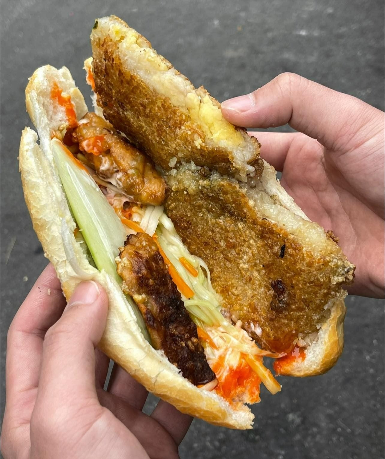 Sự kết hợp lạ lùng giữa 2 món ăn khiến nhìn thôi cũng đã thấy ngấy