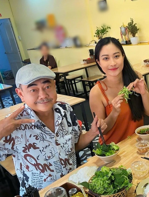 Bạn gái kém 36 tuổi của NSND Việt Anh ngày càng quyến rũ hậu trùng tu vòng 1