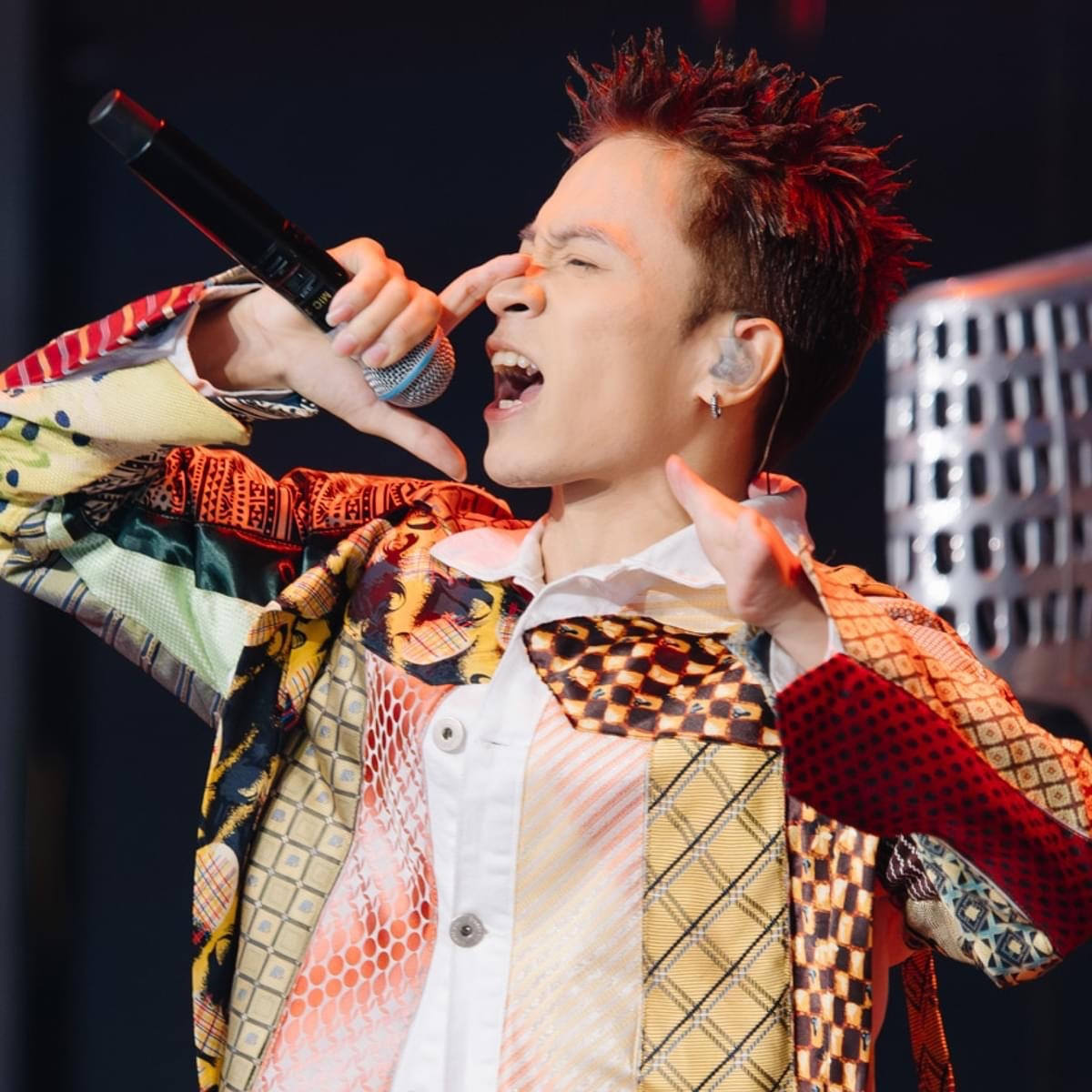 Từ công nhân vác sắt đến hiện tượng tỷ view của rapper Nghệ An ảnh 3