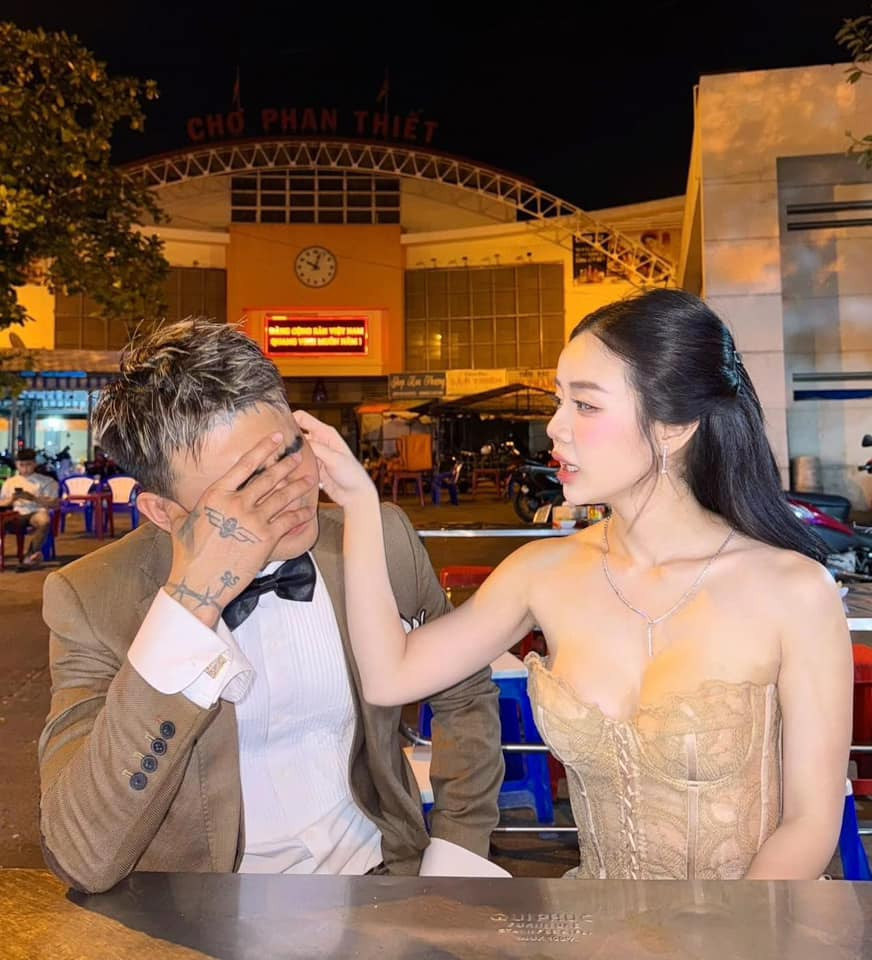 Đạt G Cindy Lư hoá thành cô dâu chú rể khoá môi đầy ngọt ngào