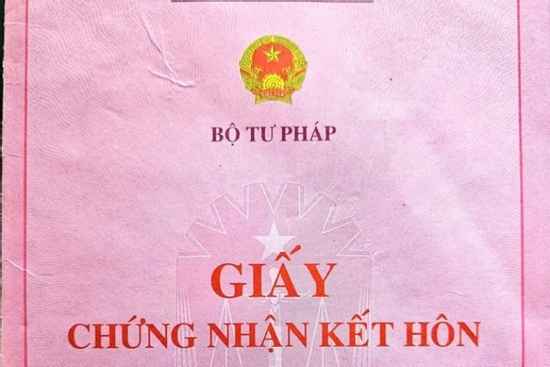 Em gái 17 tuổi mượn tên để đăng ký kết hôn, chị bỗng có ‘2 chồng’ suốt 11 năm