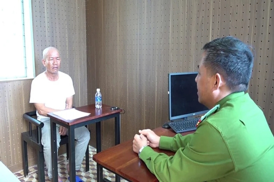 Gã chồng tàn ác bật khóc, cúi đầu thú tội giết vợ rồi phi tang xác xuống biển