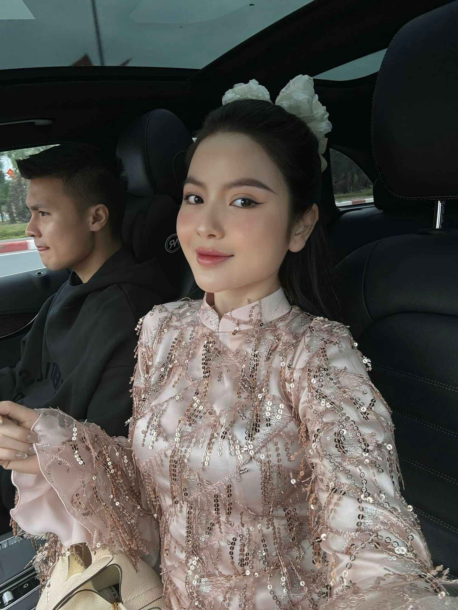 Chu Thanh Huyền bị chê lố thiếu lễ phép khi làm đẹp cho mẹ chồng