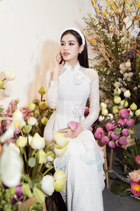 Đỗ Thị Hà có động thái giống Phương Nhi tín hiệu sắp làm dâu hào môn