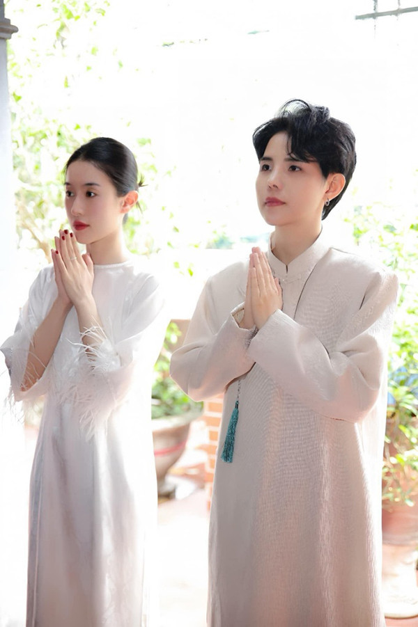 Vợ Vũ Cát Tường có thái độ lạ sau lễ thành đôi fans lo lắng hóng nguyên nhân