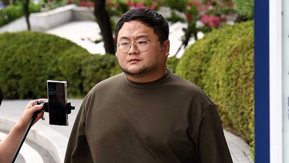 YouTuber bị án 3 năm tù vì tống tiền