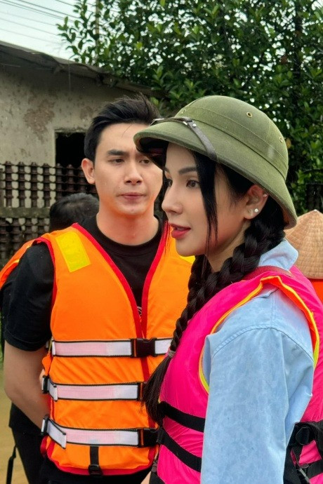 Phản ứng Diệp Lâm Anh khi tình trẻ ‘chuyển giới’ đi thi hoa hậu